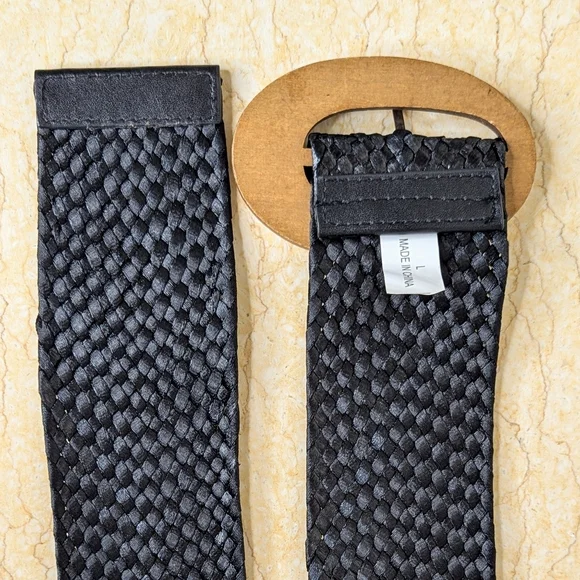 Vintage Woven Wide Straw Black Adjustable Belt.5" x 2 Oval Wooden Buckle - Picture 3 of 13